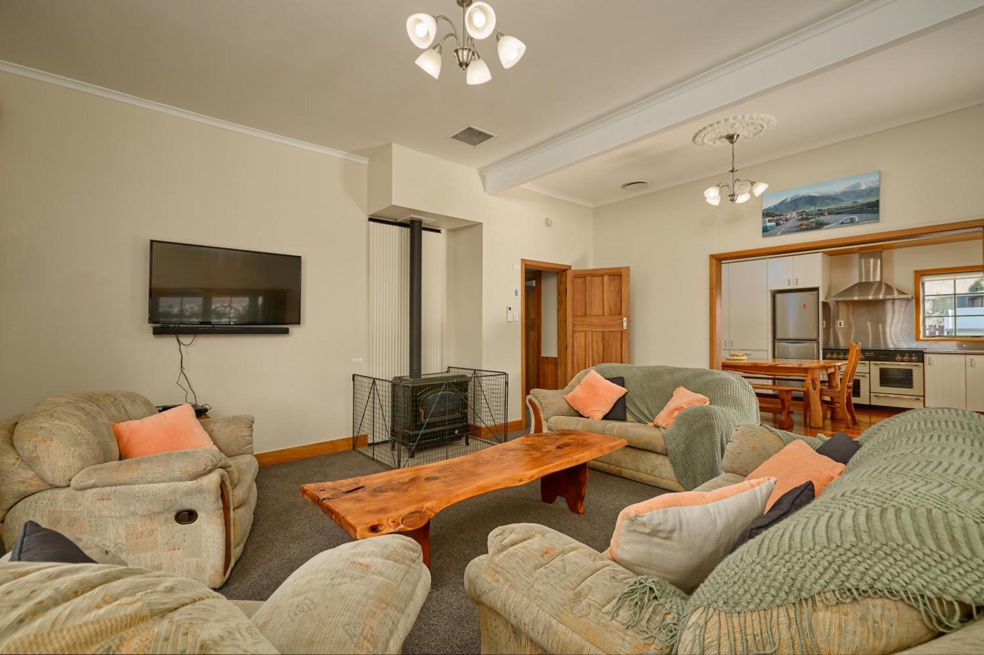 Ludstone Villa - A Charming Family Home カイコウラ エクステリア 写真