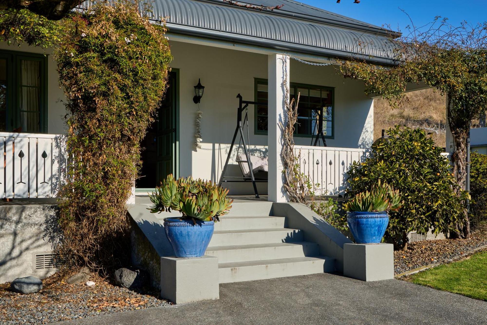 Ludstone Villa - A Charming Family Home カイコウラ エクステリア 写真
