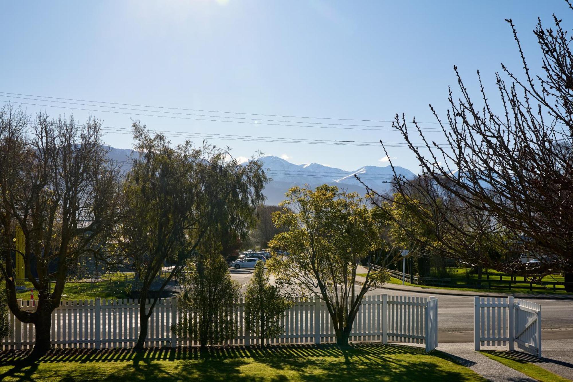 Ludstone Villa - A Charming Family Home カイコウラ エクステリア 写真
